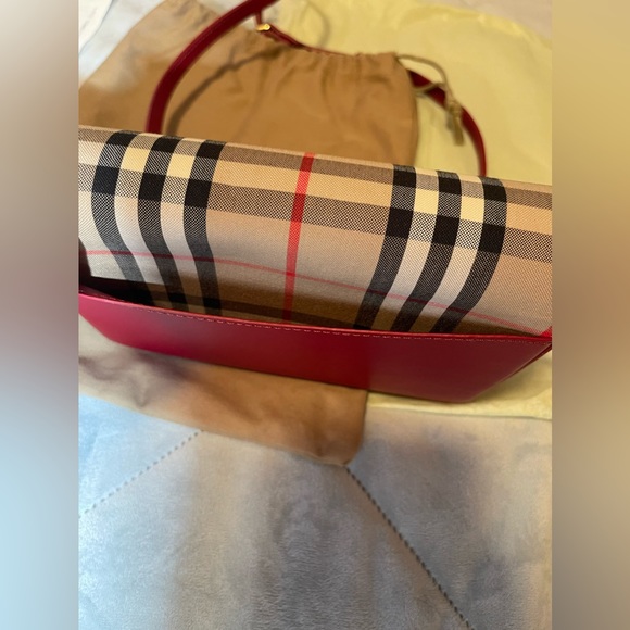 Burberry Purse - Picture 8 of 16